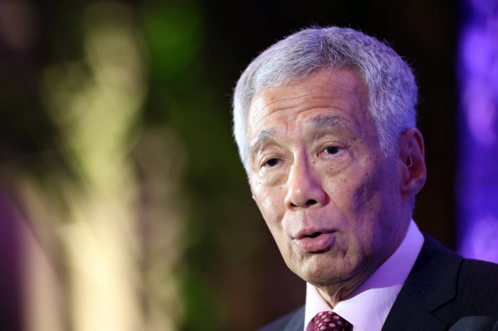 Singapore’s Lee Declares Departure in Shock Announcement