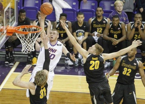 seth tuttle shoots on ron baker bare iowa back for win 2015