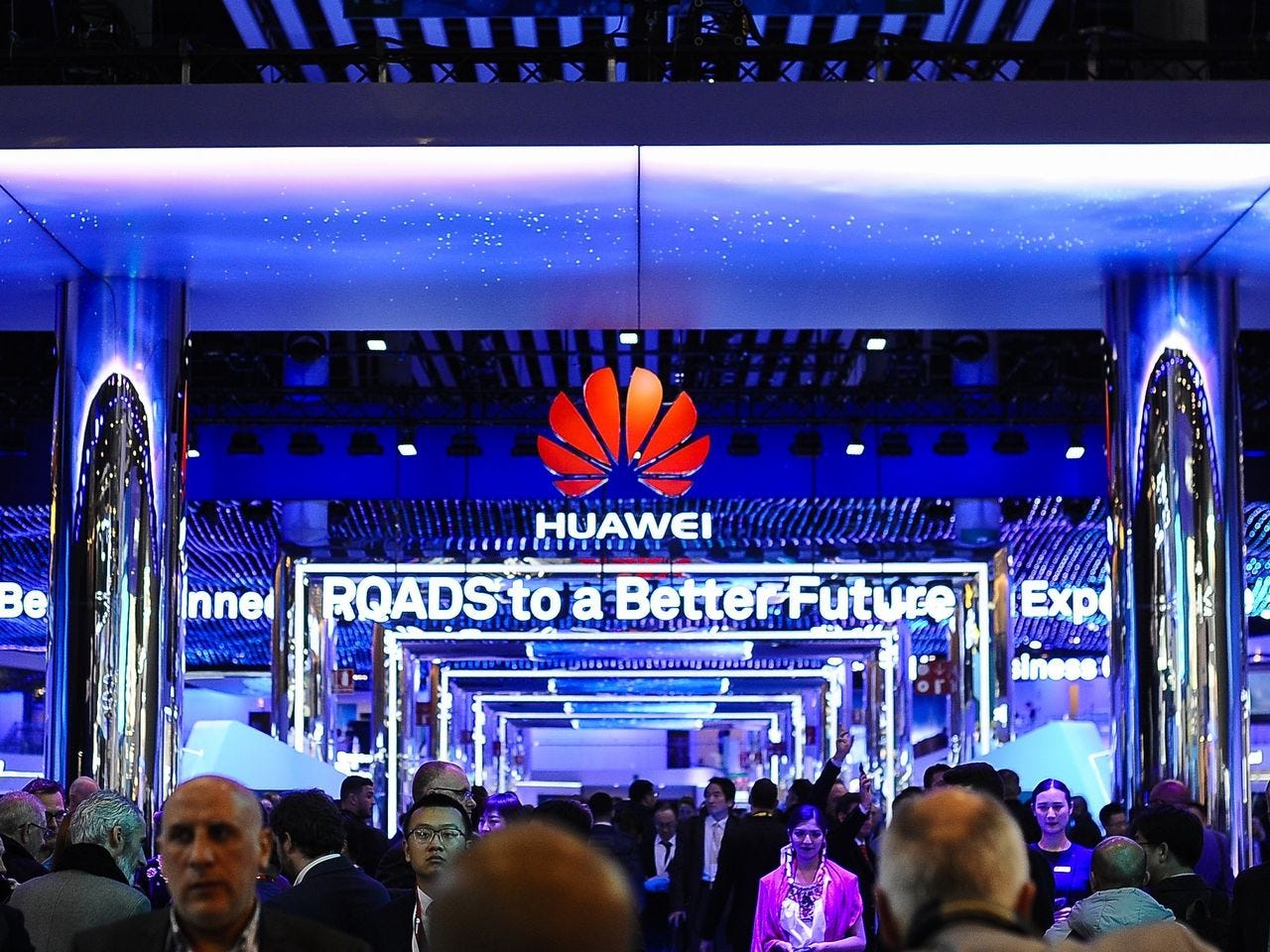 U.S. Says Huawei Is a Security Threat, So It's Backing Off - WSJ