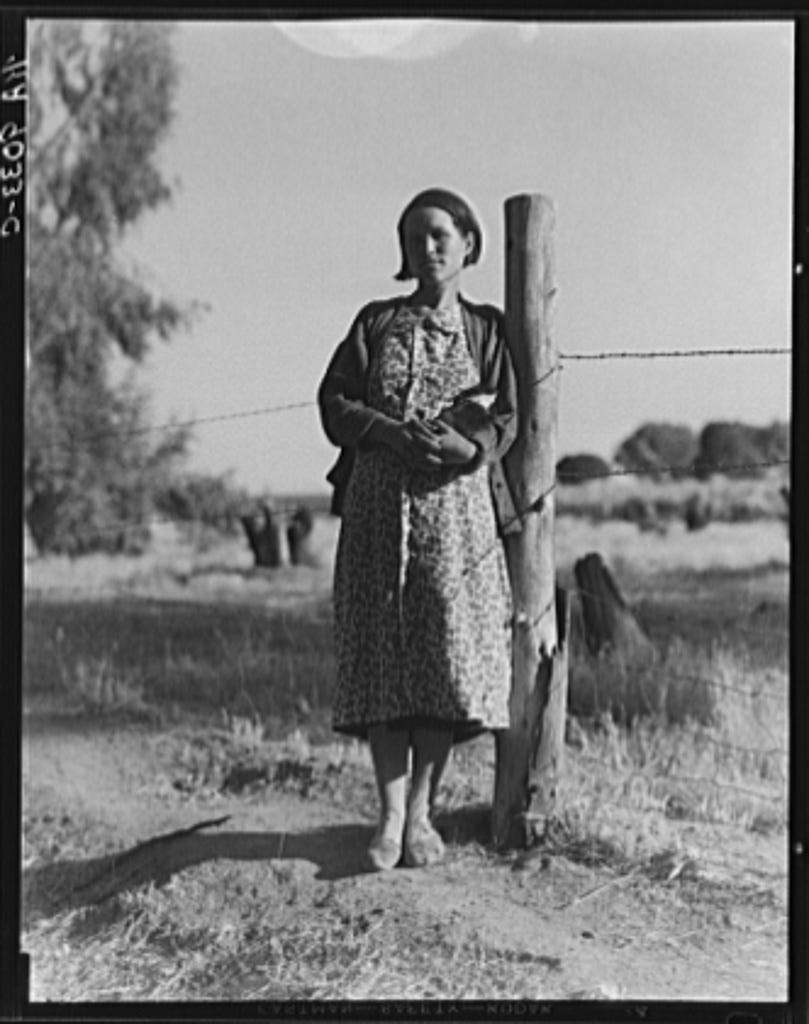 File:Pregnant migrant woman living in a squatter camp in Kern County CA.jpg  - Wikimedia Commons