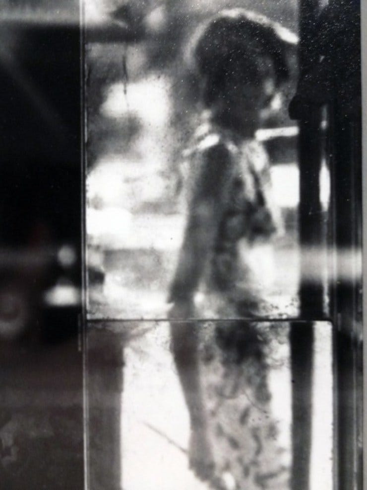 Saul Leiter, untitled, 1950s. Yes, Leiter is my favorite photographer of all time. I never tire of his work.