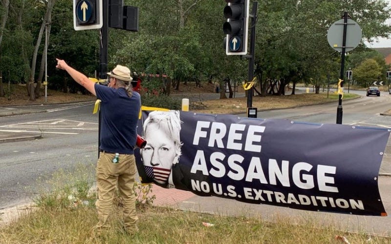 Protests continue outside Belmarsh Prison in support of Julian Assange |  South West Londoner