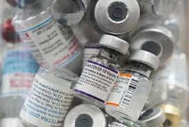 New pediatric Pfizer vaccine, COVID-19 bivalent booster available starting  Monday | CBC News