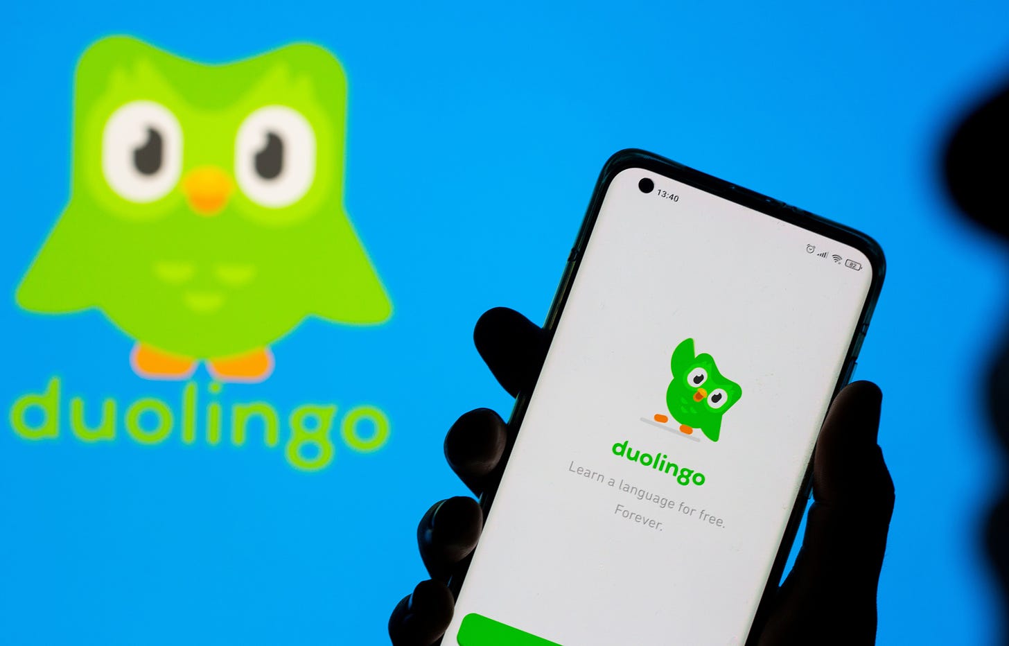 Duolingo stock soars as online learning surge and AI boost forecast |  Reuters