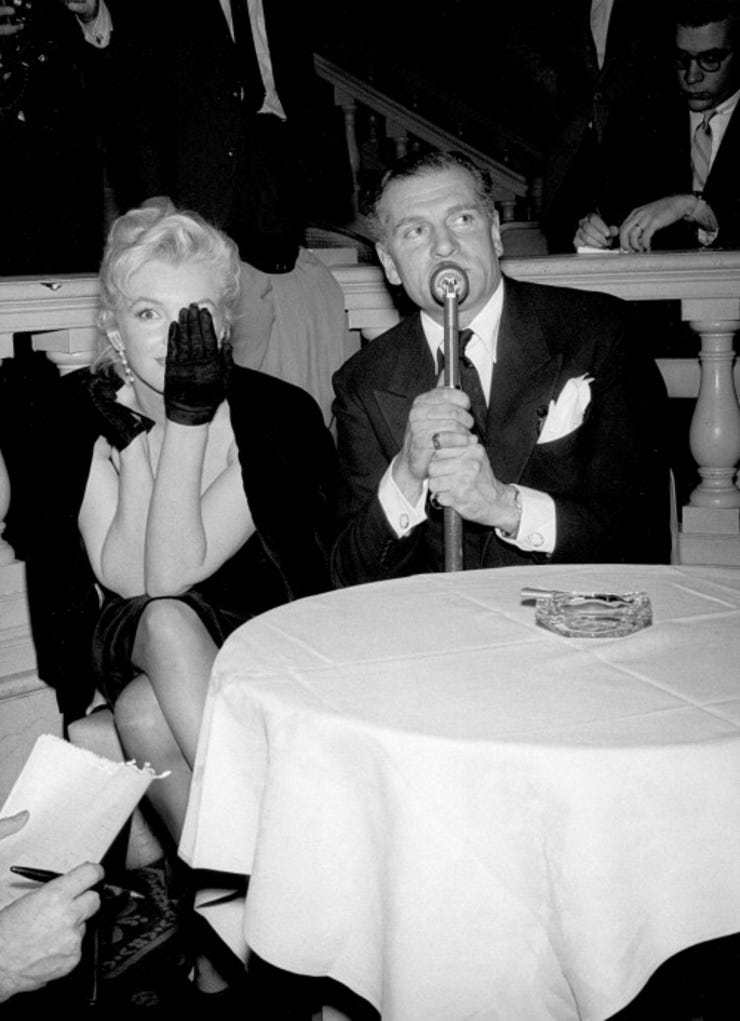 Marilyn Monroe and Laurence Olivier on the goof. 