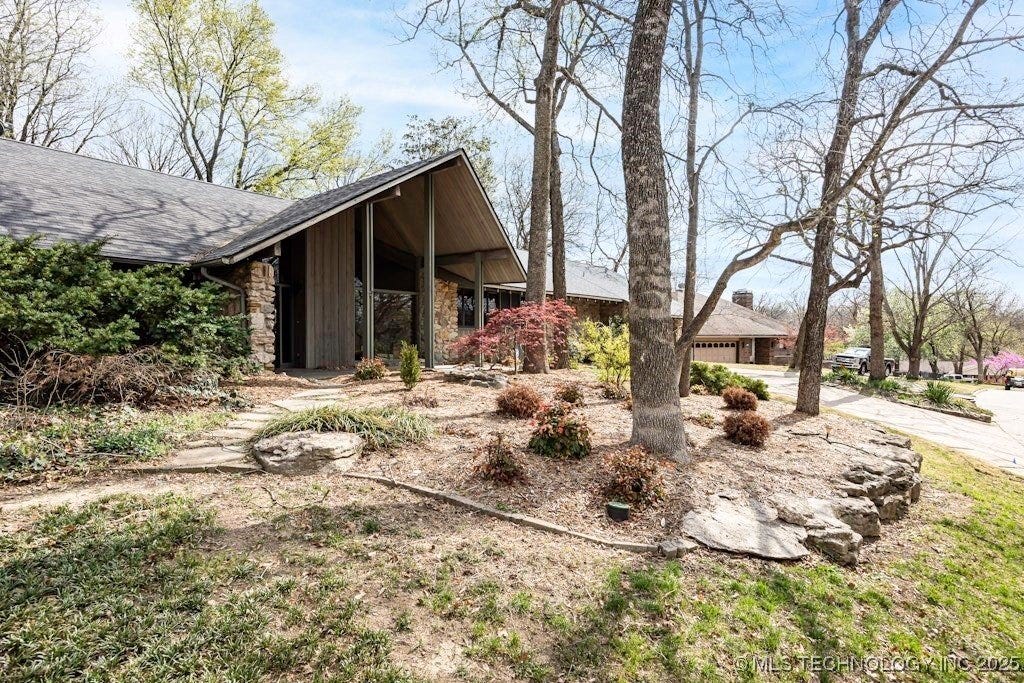 A Thomas McCrory Design in Bartlesville, OK - $380,000