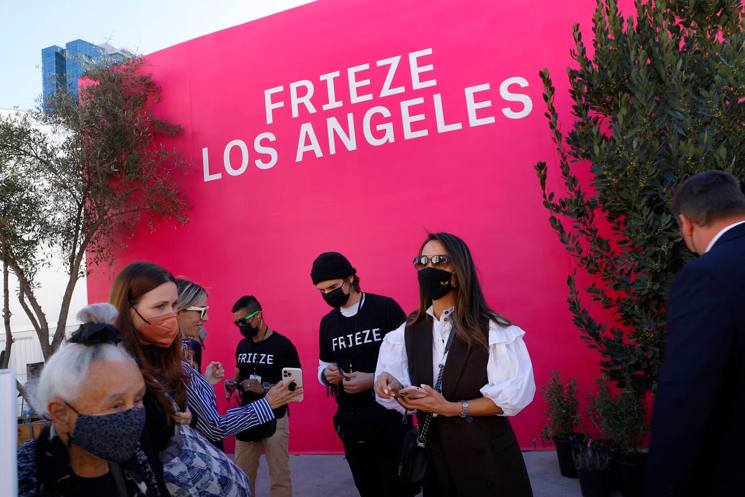 Frieze Los Angeles returns, reawakening the art fair scene - Los Angeles  Times