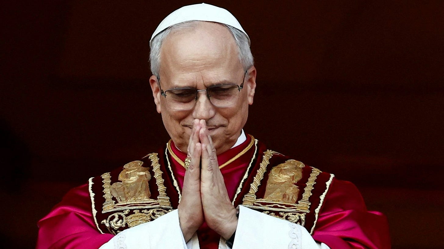 He swallows empty several times: Pope Leo XIV is visibly moved. He swallows empty several times: Pope Leo XIV is visibly moved.