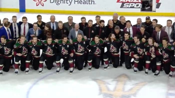Coyotes Shared Emotional Moment With Fans After Final Home Game in Arizona