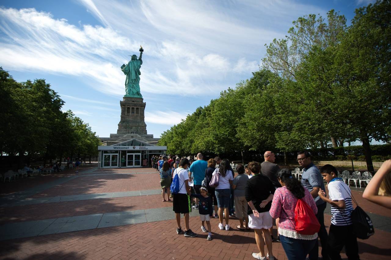 Visitors Flock to Statue of Liberty - WSJ