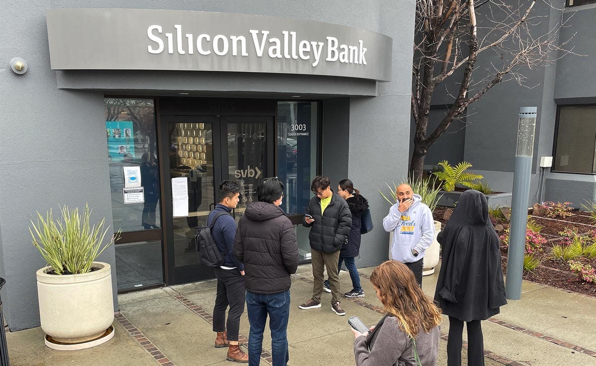 Silicon Valley Bank Collapses, Biggest Banking Failure Since 2008: What We  Know So Far