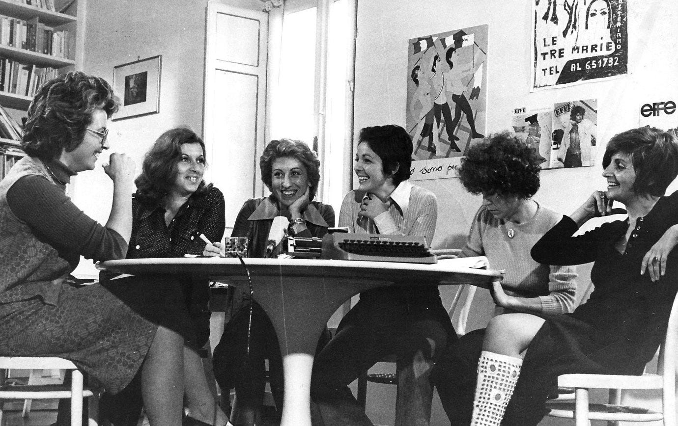 Redazione Effe Da sinistra: Gabriella Parca, Danielle Lantin, Grazia Francescato, Adele Cambria, Agnese de Donato, Lara Foletti.