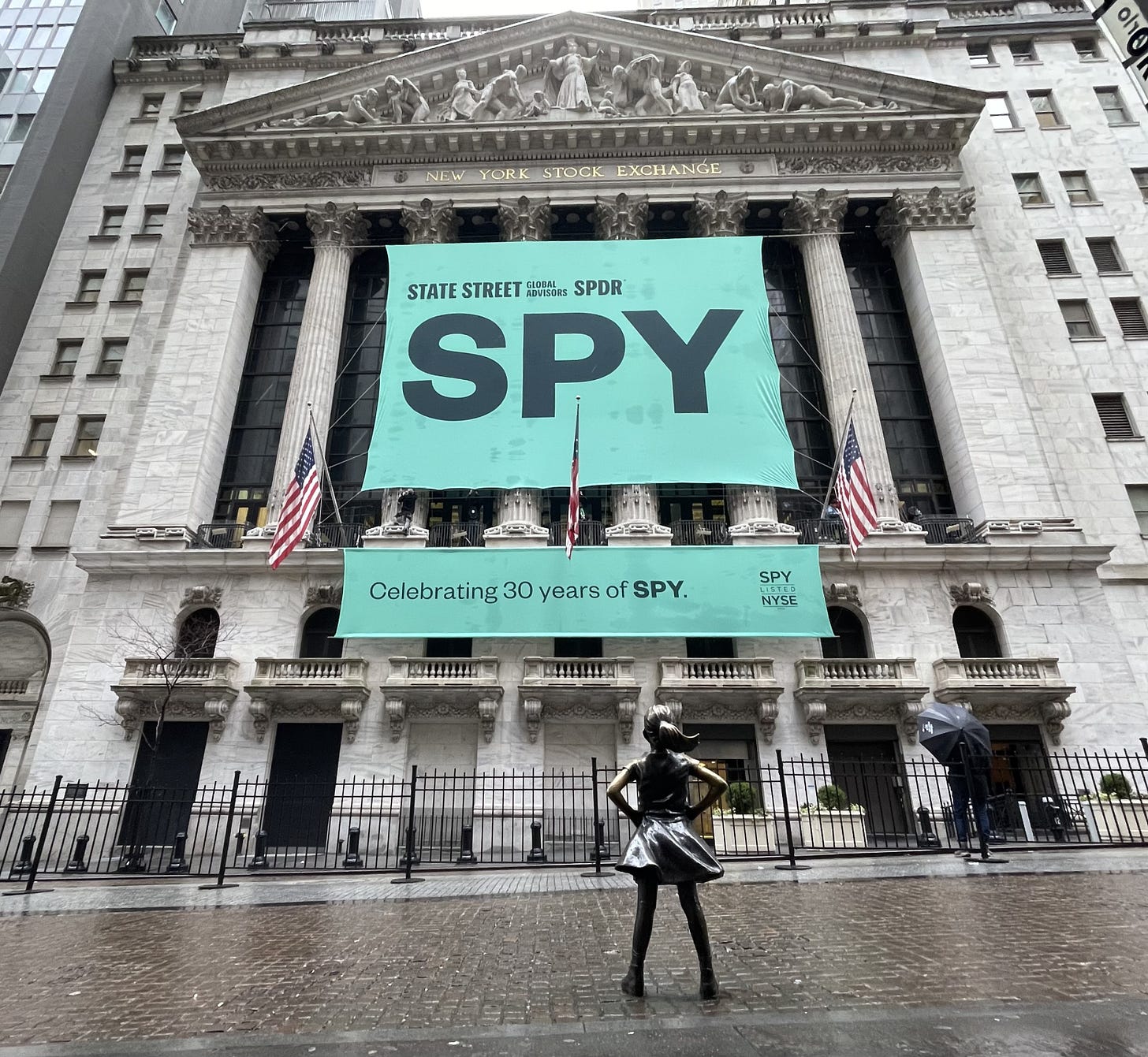 State Street SPDR ETFs on Twitter: "We're at @NYSE today to ring the  closing bell 🔔 and celebrate the first US ETF — $SPY — turning 30! 🎉  Since 1993, SPY has