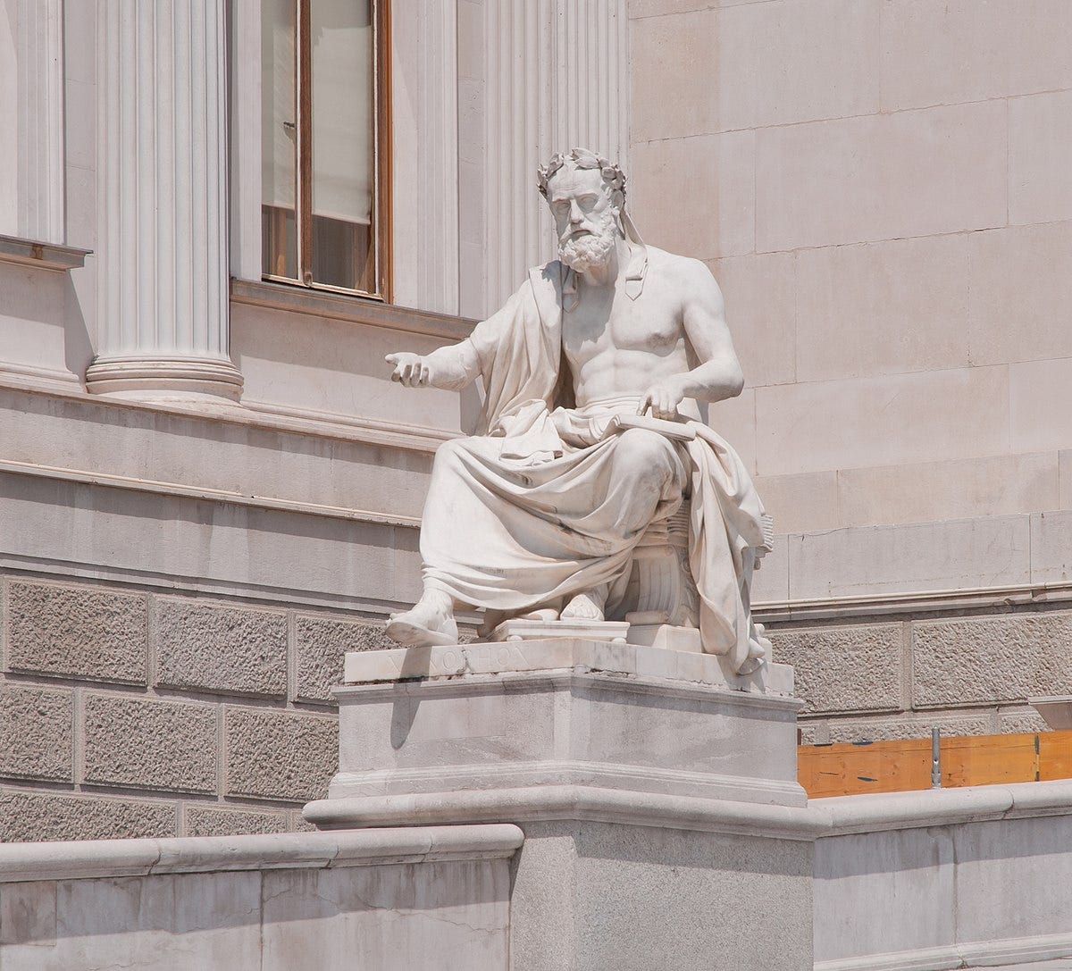 File:Xenophon statue - Vienna.jpg - Wikimedia Commons