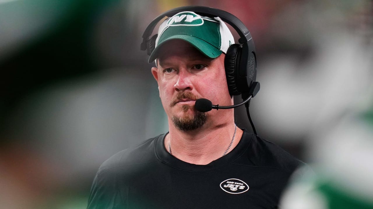 Jets players rally around OC Nathaniel Hackett ahead of return to Denver:  'He got thrown under the bus'