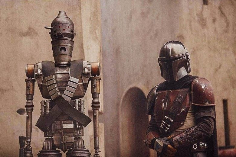 Disney+ launches! The Mandalorian reviewed! And Ricky Gervais returns to host.