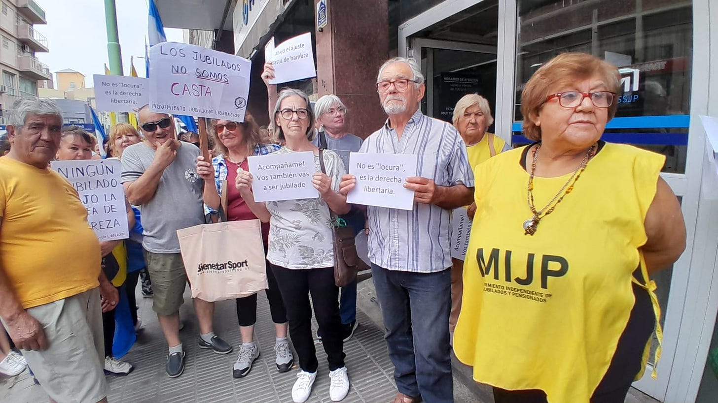 Quejas en PAMI por la atención de un empleado