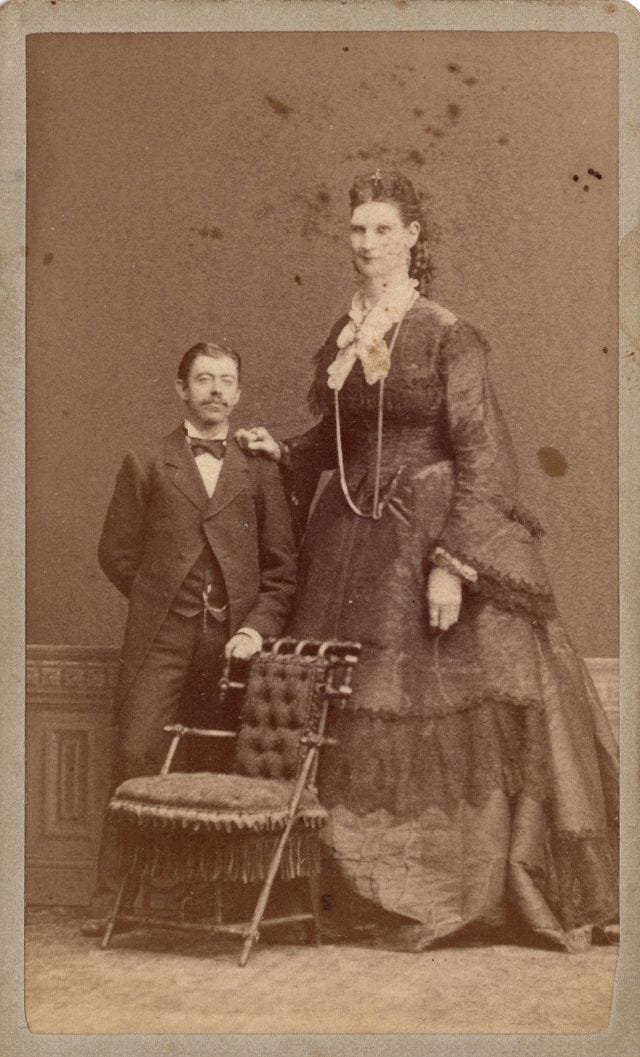 The Giants of Seville: Rare Photos of Anna Haining Swan and Martin Van  Buren Bates, the Tallest Married Couple Ever ~ Vintage Everyday