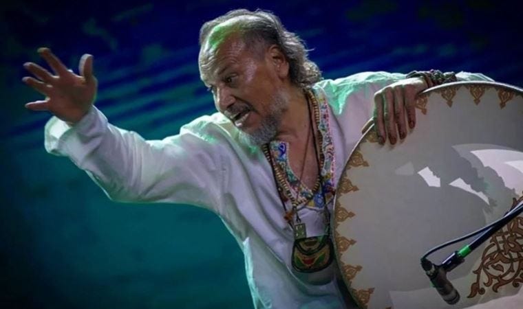 Ünlü müzisyen Berkant Çakıcı, sahnede kalp krizi geçirerek hayatını kaybetti