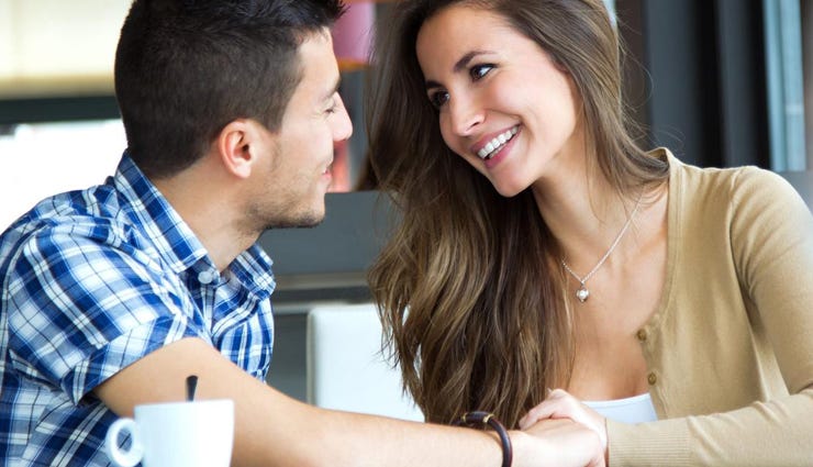 10 Signs of Flirting Between a Guy and Girl - lifeberrys.com