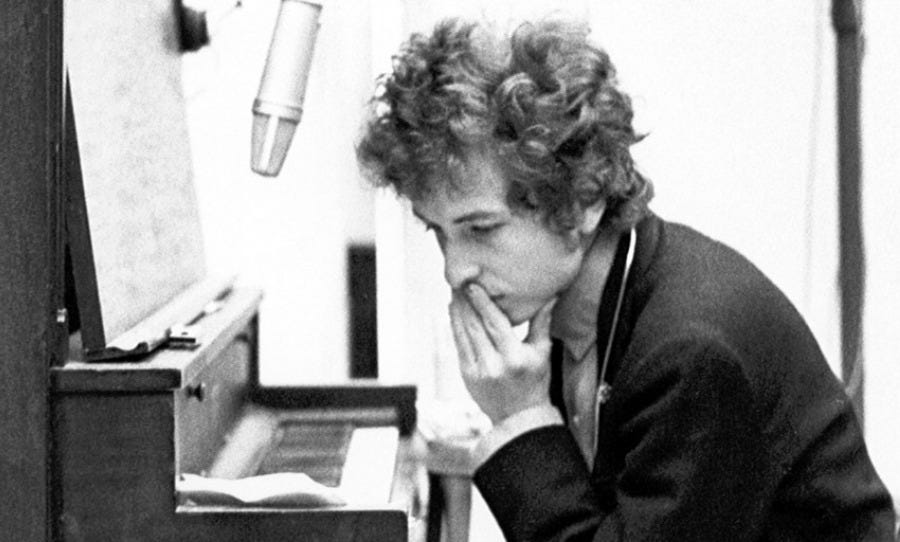 Bob Dylan strike landmark deal to sell his entire song catalogue for ...