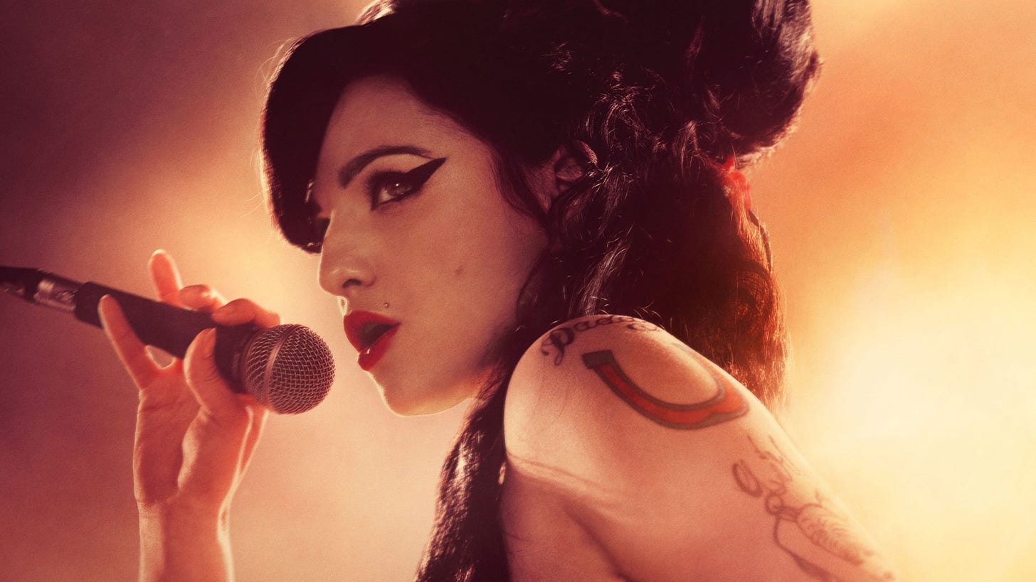 Back to Black, cinebiografia de Amy Winehouse, é fora de sintonia