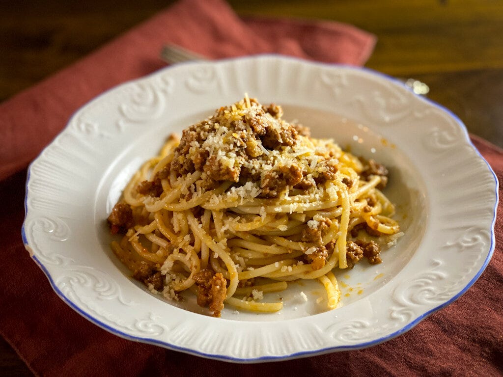 Spaghetti dressed with ragù Bolognese: According to CarloMaria Ciampoli (who is from Abruzzo, not Emilia-Romagna), the pairing is perfectly acceptable.