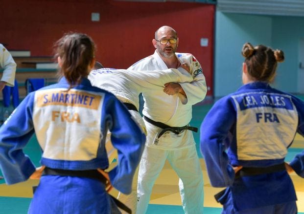 "Atypical, adventurer" and above all coach of the French parajudo team, Orléans native Cyril Pagès has died