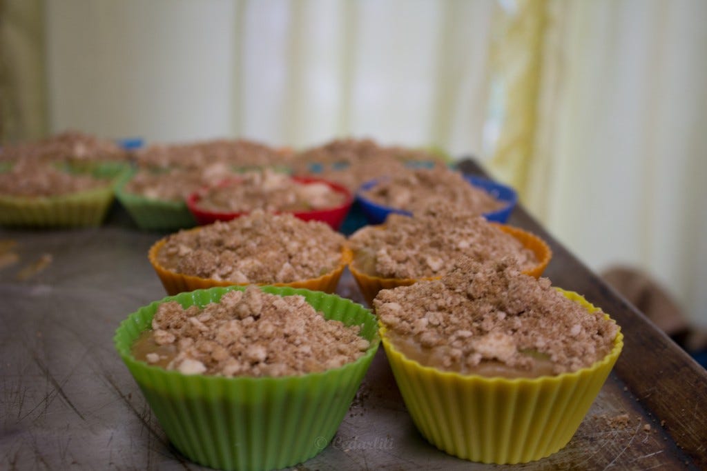 Apple struesel cupcakes