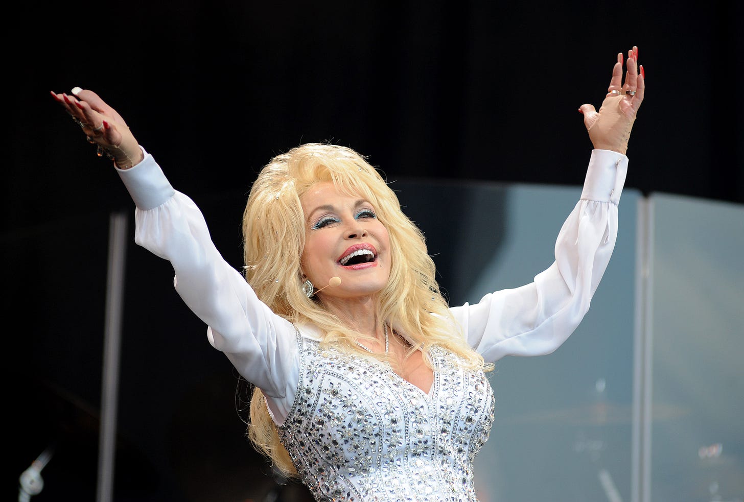 Dolly Parton Is Getting Lots of Love From Gen Z to Boomers for Her 75th ...