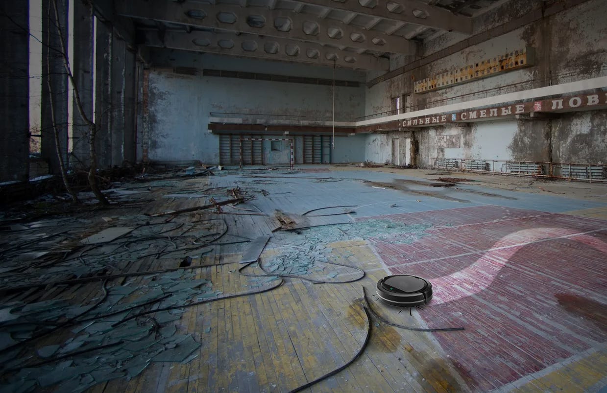 Foto de ginásio abadonado em Pripyat, sendo limpado por um roomba