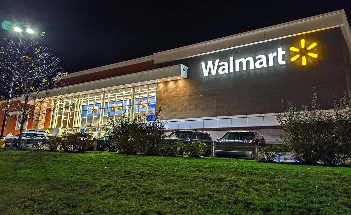 The Complete Guide to Walmart Parking Lot Camping (and Real Alternatives) -  Camper Smarts