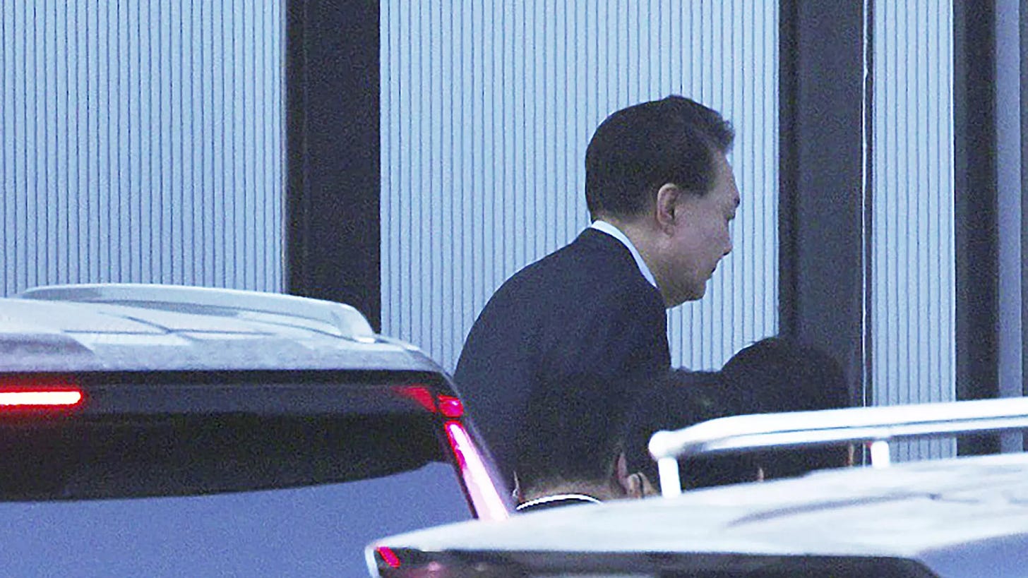 Yun Seok Yeol megérkezett a magas rangú tisztviselők korrupcióját vizsgáló hivatalhoz a dél-koreai Gwacheonban – RIA Novosti, 1920, 2025.01.15.