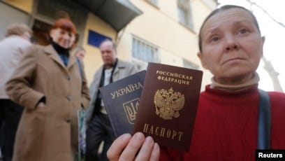 Russian Dual-Citizenship-Declaration Law Comes Into Force