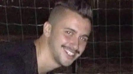 Nicola De Bei, morto a 31 anni al mercato ittico di Chioggia