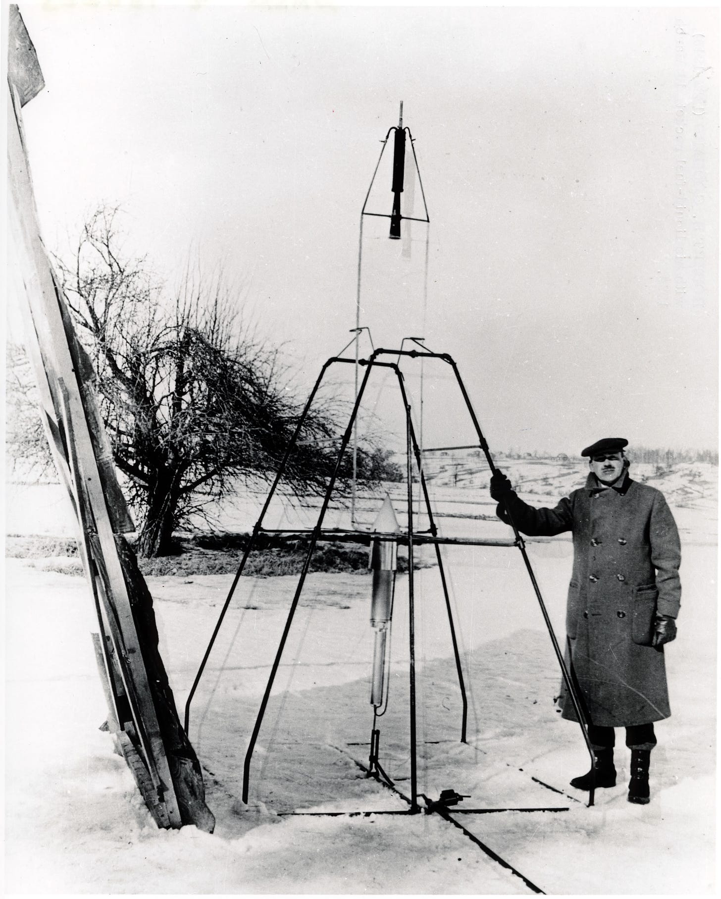 Robert Goddard 1926 and first liquid propellant rocket