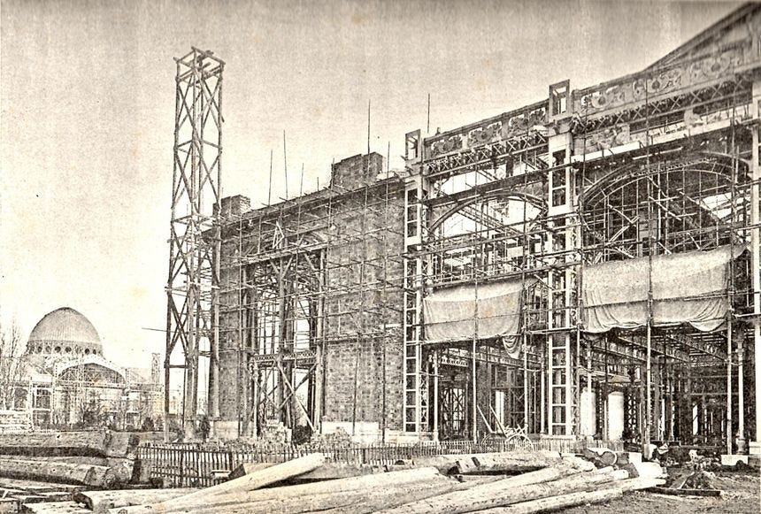 Palais des Beaux-Arts et des Arts libéraux en construction.