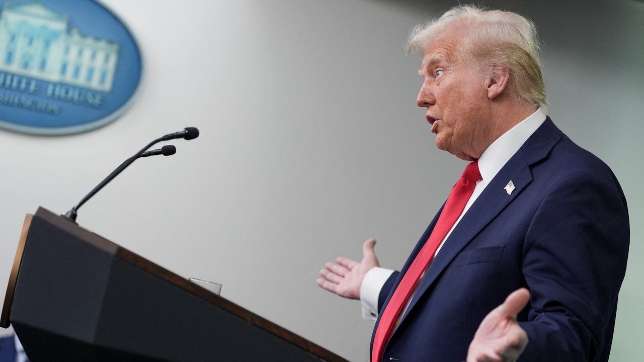 Plane crash condolences from President Trump turn blame on DEI hiring