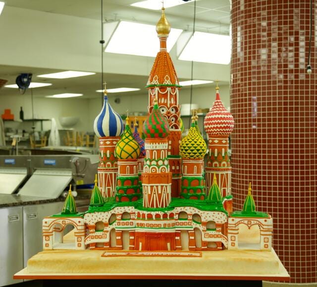 Buddy Valastro on Twitter: "The St. Basil's Cathedral cake from last  night's #CakeBoss was definitely a team effort! How'd you like it?  http://t.co/9X8YKXPfwK" / Twitter