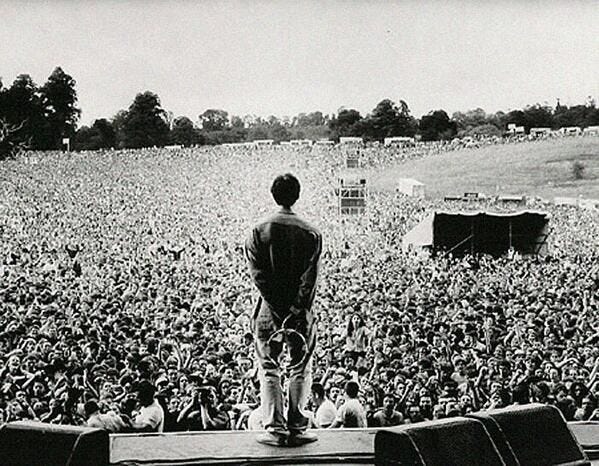 Oasis Knebworth 1996 Review - HeyUGuys