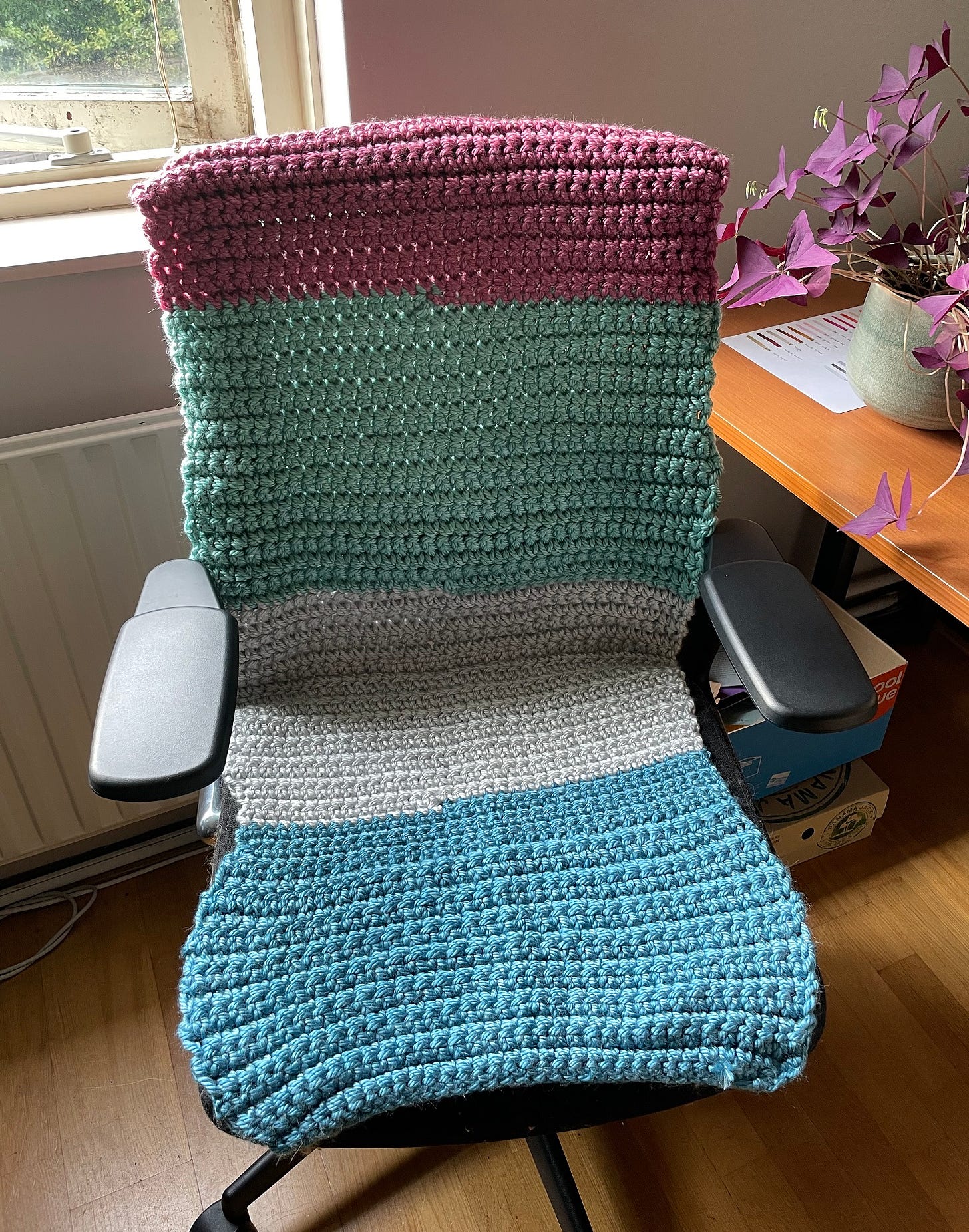 Crochet: a four-colour chair cover