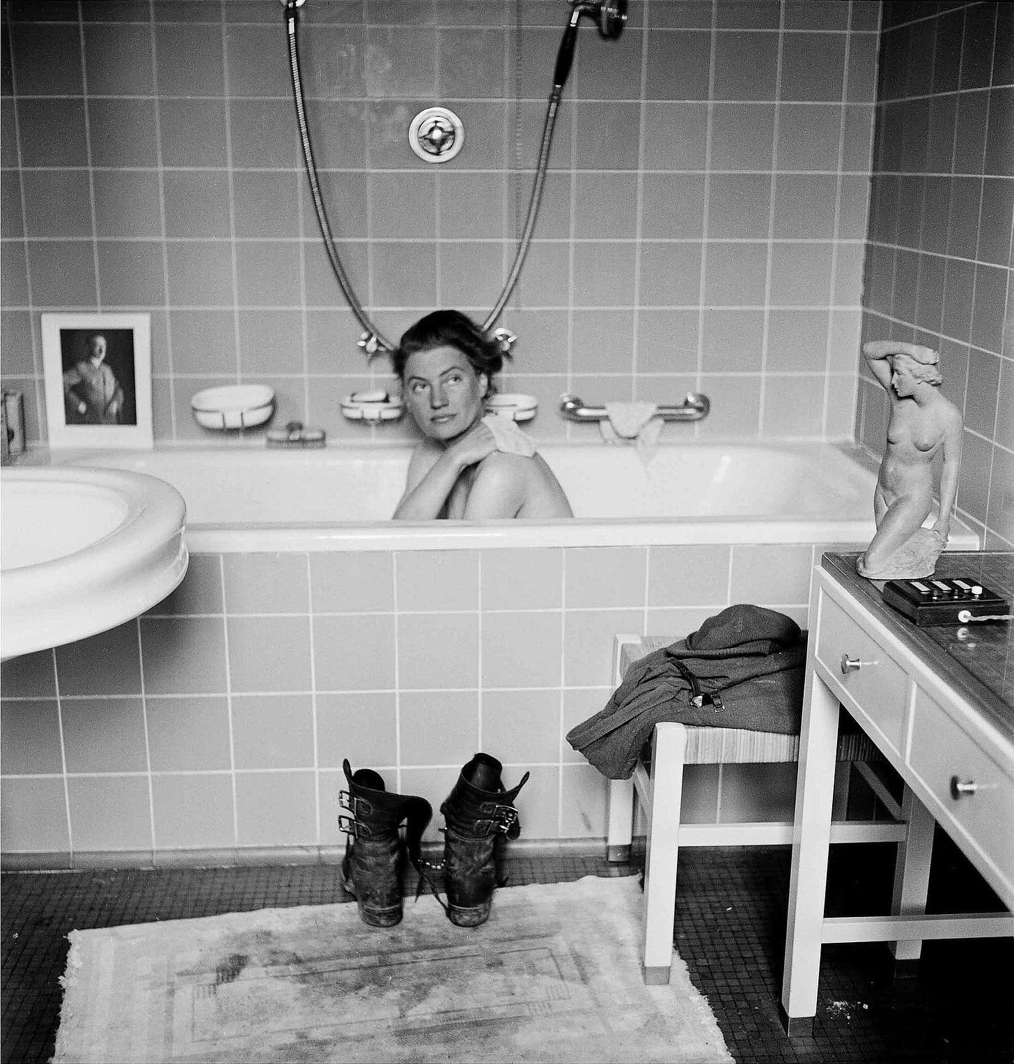 Lee Miller in Adolf Hitler’s bathtub by David E. Scherman