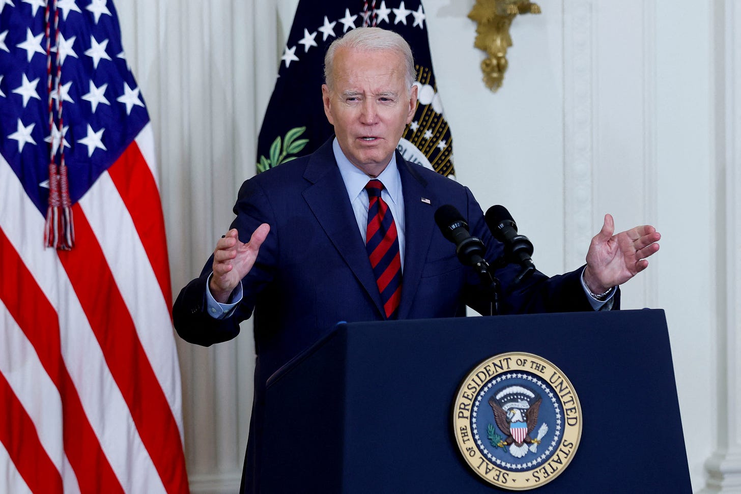 Decision to provide cluster munitions to Ukraine was difficult, Biden tells  CNN | Reuters