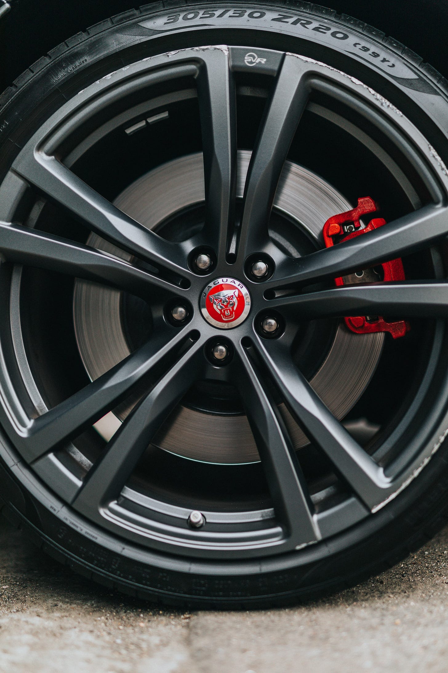 A Jaguar's tire. Run-flat tires depend on TPMS systems to function.