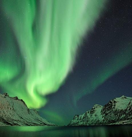 An auroral outburst over Norway in March 2008