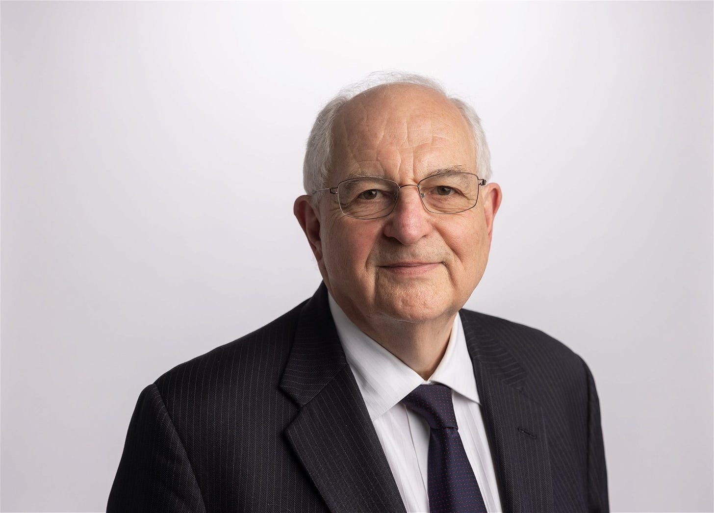 Martin Wolf - Acclaimed Economist - FT | Chartwell Speakers