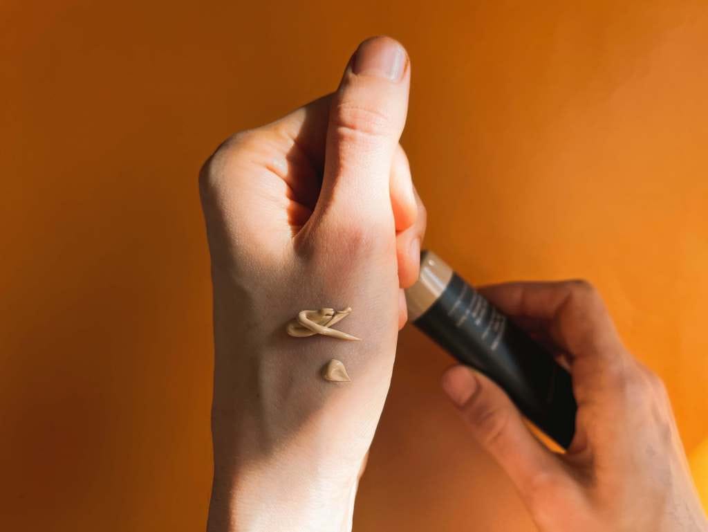 Laura Mercier Tinted Moisturizer. What to Know Before You Buy