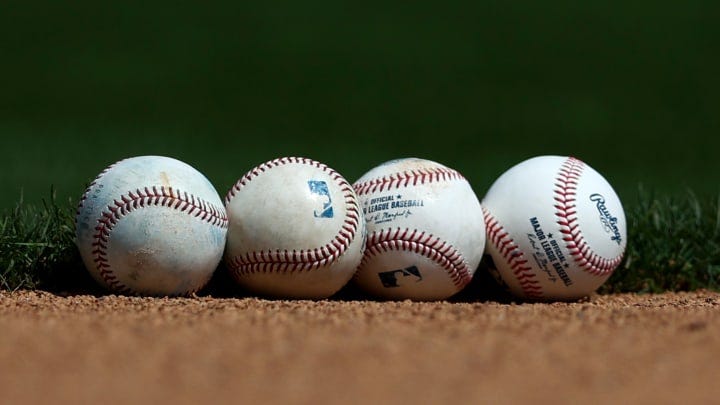 Cuánto pesa y de qué está hecha una pelota de béisbol de la MLB?