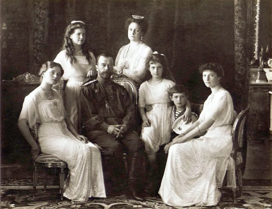 Tsar Nicholas II with his wife Alexandra Fyodorovna and their five children: Olga, Tatyana, Maria, Anastasia and Alexei, 1913. Public domain photo Tsar Nicholas II with his wife Alexandra Fyodorovna and their five children: Olga, Tatyana, Maria, Anastasia and Alexei, 1913. Public domain photo