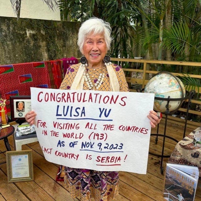 r/pics - 79-year-old Luisa Yu who has visited all the countries in the world